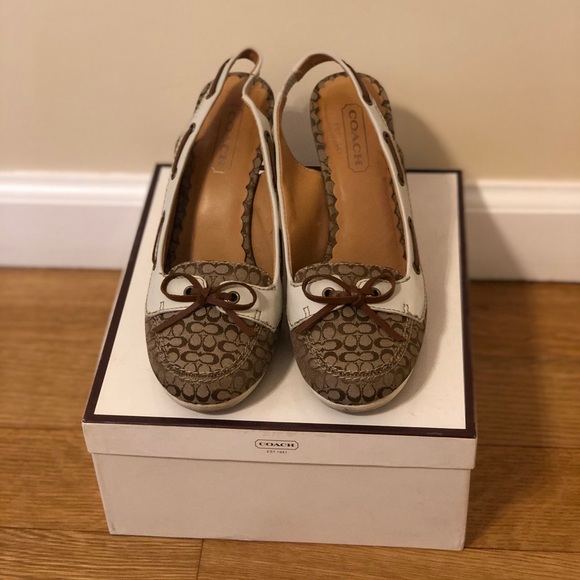 COACH platform summer shoe - Picture 2 of 4